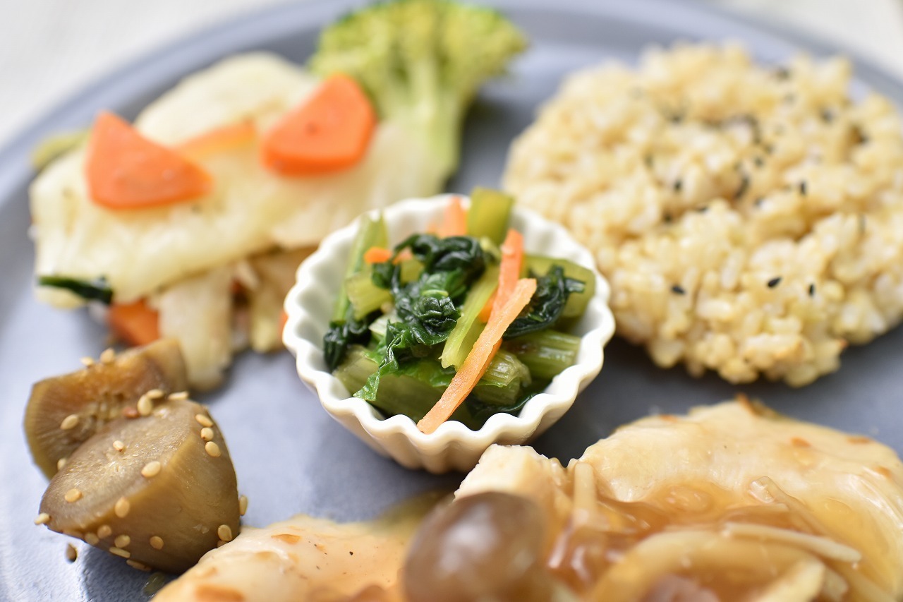 （冷凍）ととのう弁当　秋川牧園鶏むねの照り焼きソース弁当