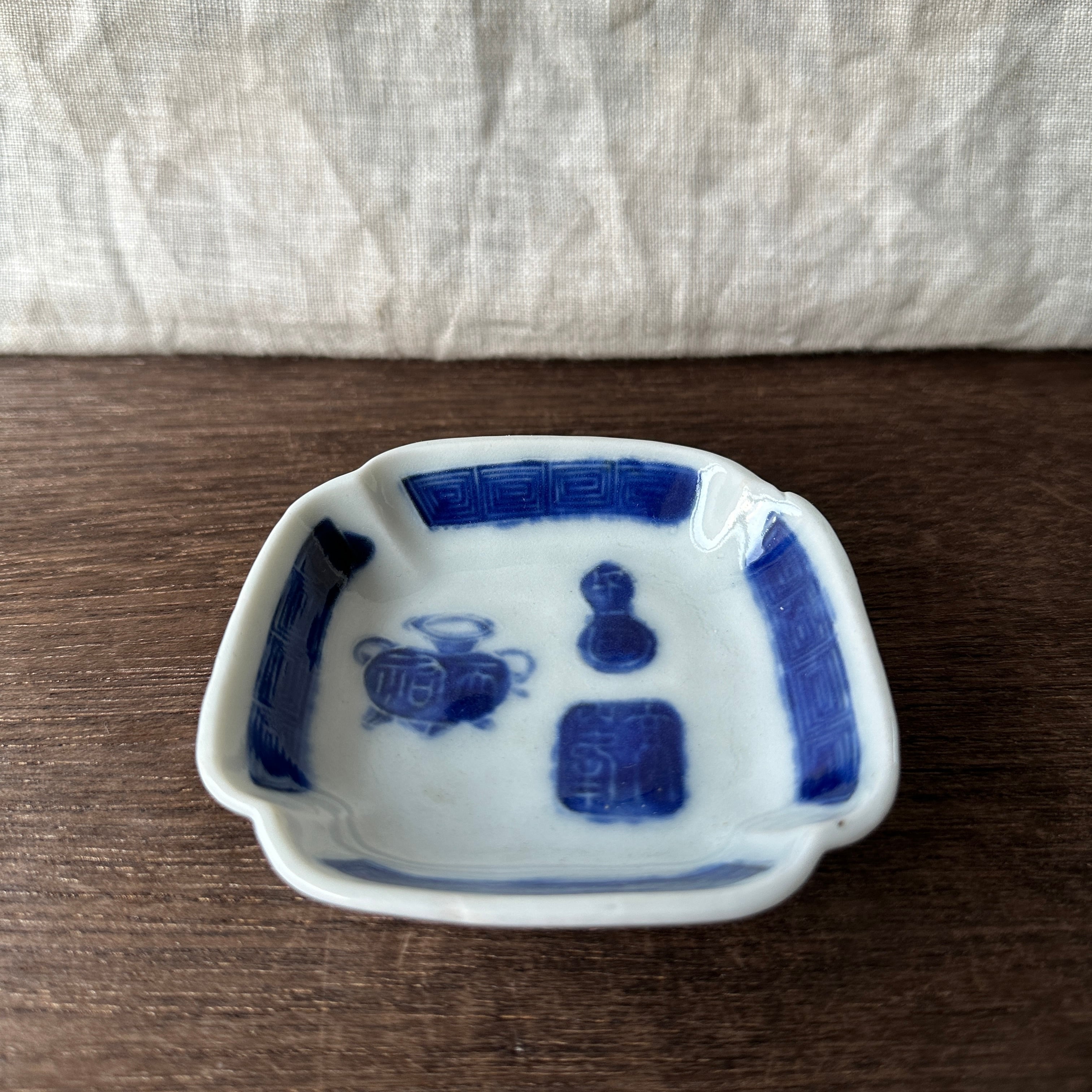 シンプルな型押しの豆皿 | むかしのうつわ 迦史庵 シンプルな型押しの豆皿 | むかしのうつわ 迦史庵