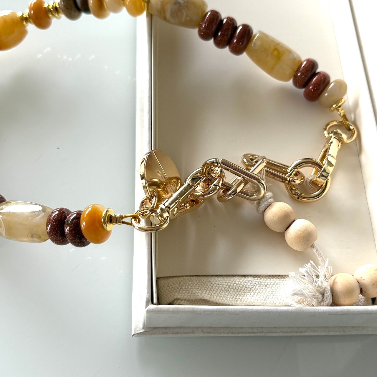 【Dolly Beige ドリー・ベイジュ 】40cm  ハンドストラップ ラコックフランセーズ フランス製 ハンドメイド スマホストラップ ネックレス La Coque Francaise