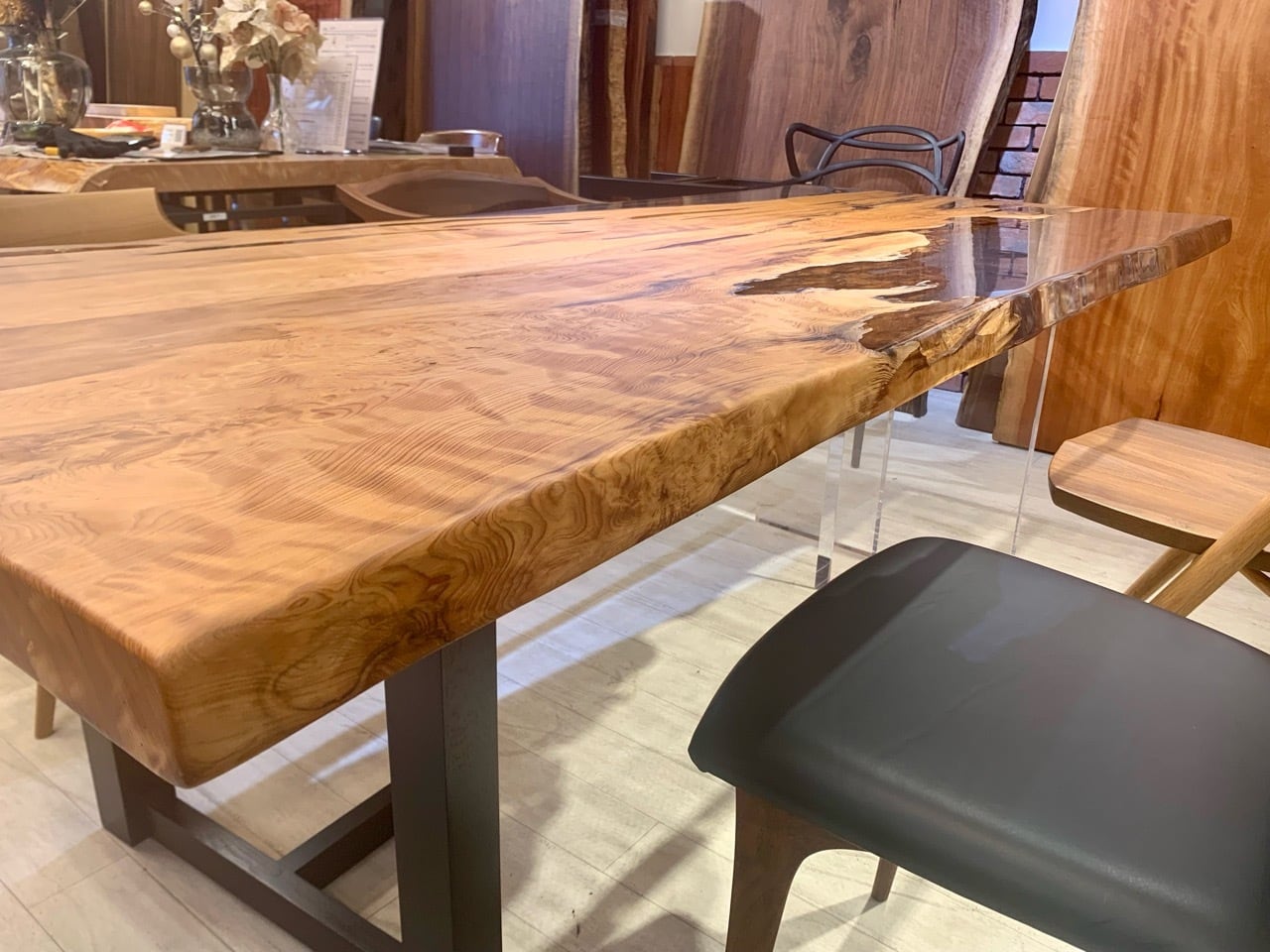 屋久杉 レジンテーブル 2000×890-840-910×45 211247 | 千年家具 屋久杉 レジンテーブル 2000×890-840-910×45 211247 | 千年家具