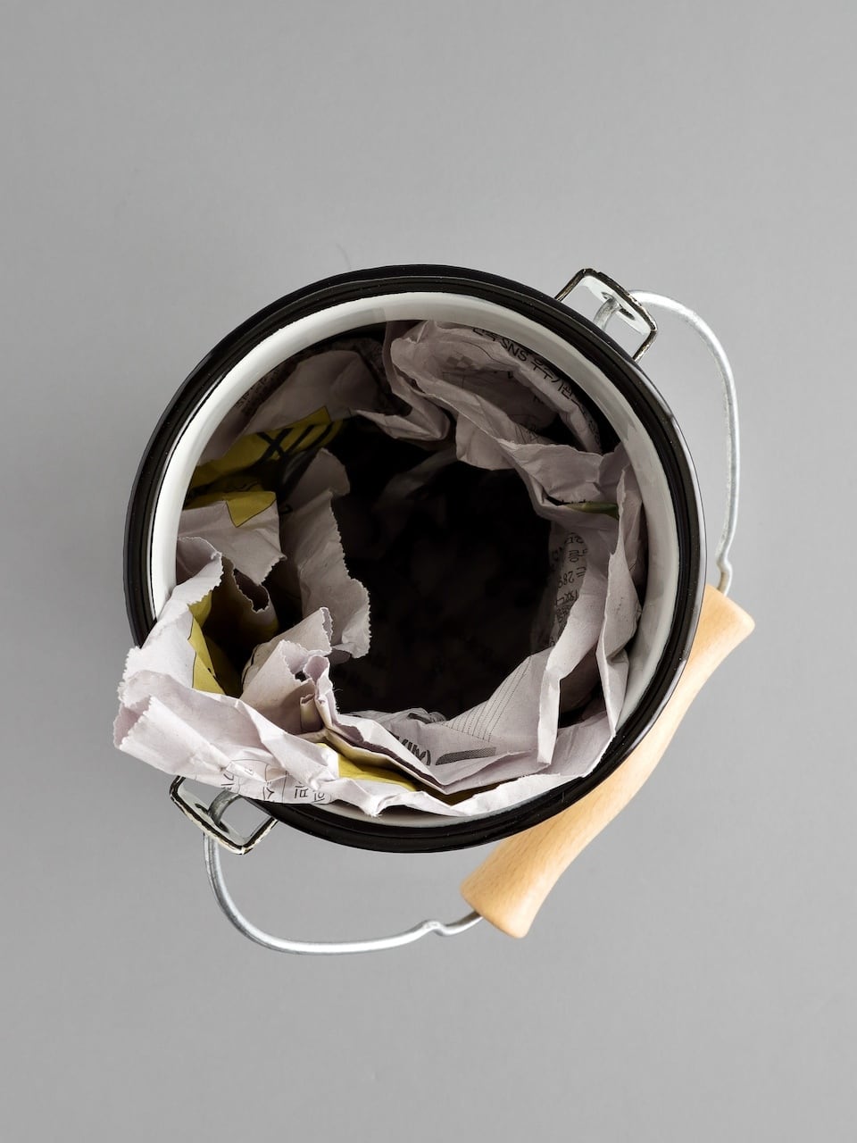 琺瑯のコンポストビン / White Enamel Table or Compost Bin ZANGRA