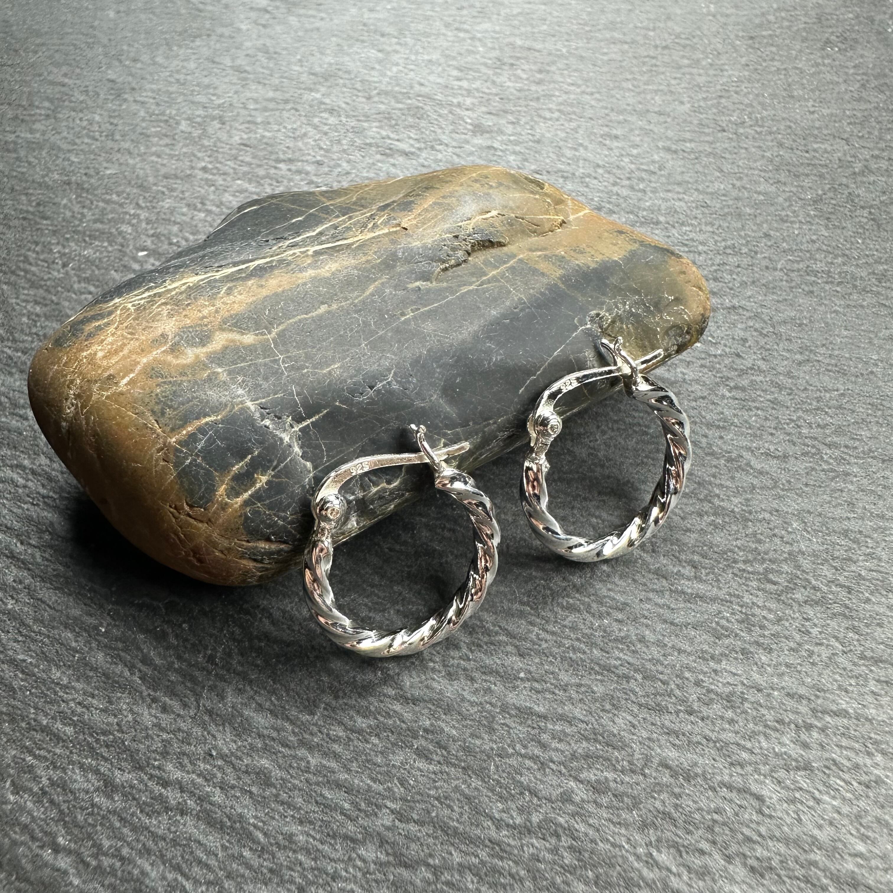 シルバー925 silver シンプルツイストフープピアス/軽研磨仕上げ