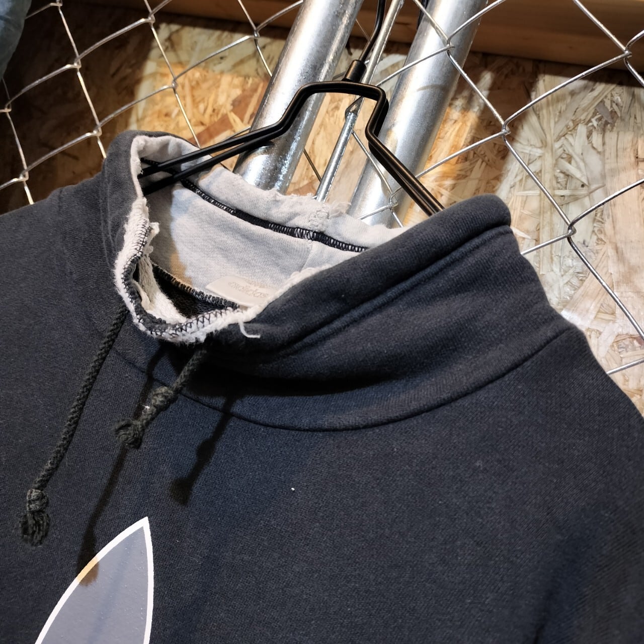 adidas アディダス 80s ヴィンテージ モックネック スウェット adidas アディダス 80s ヴィンテージ モックネック スウェット