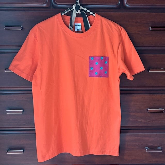 サリーポケットTシャツ オレンジ×濃い桃色ポケット【寄付額入り】