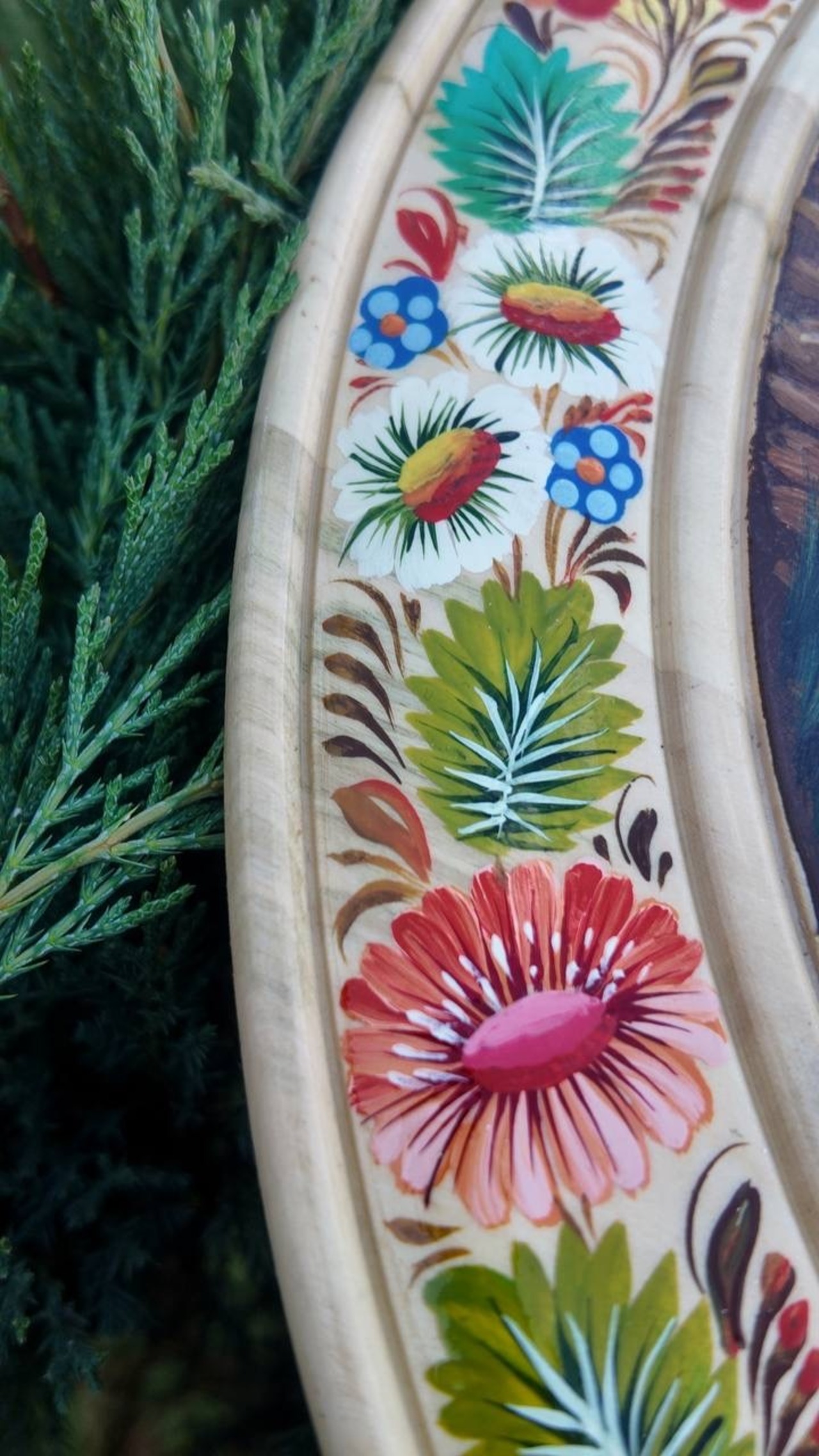 【コサックと少女】ペトリキウカ塗りのプレート　40cm - 7