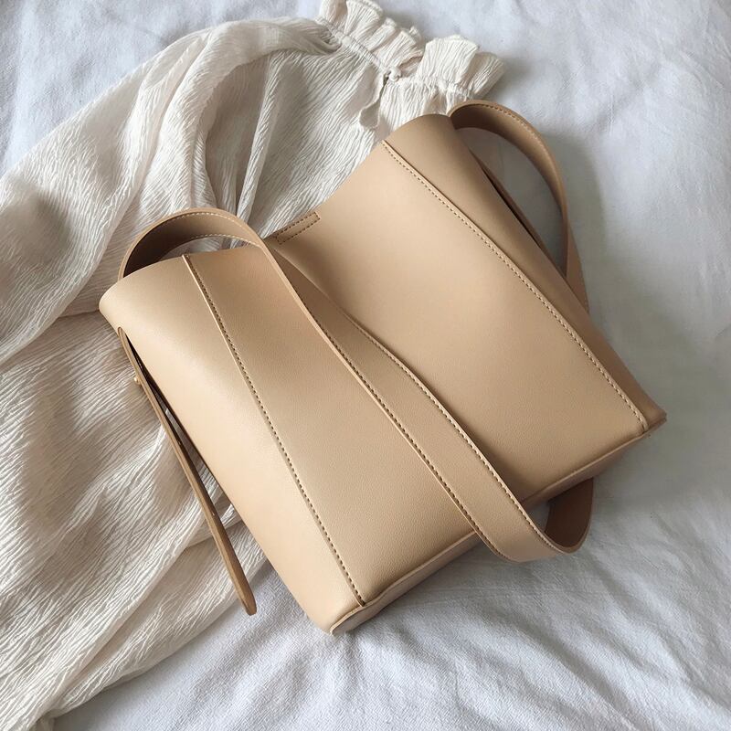 今年人気のビッグバッグ女性2020春夏新波バージョンのワイルドメッセンジャーバッグシンプルファッションショルダーバッグ 手作りハンドバック83250823037