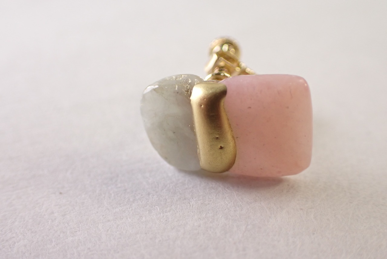 金継ぎイヤリング(ジェダイト×クォーツァイト)   [C2‐272]