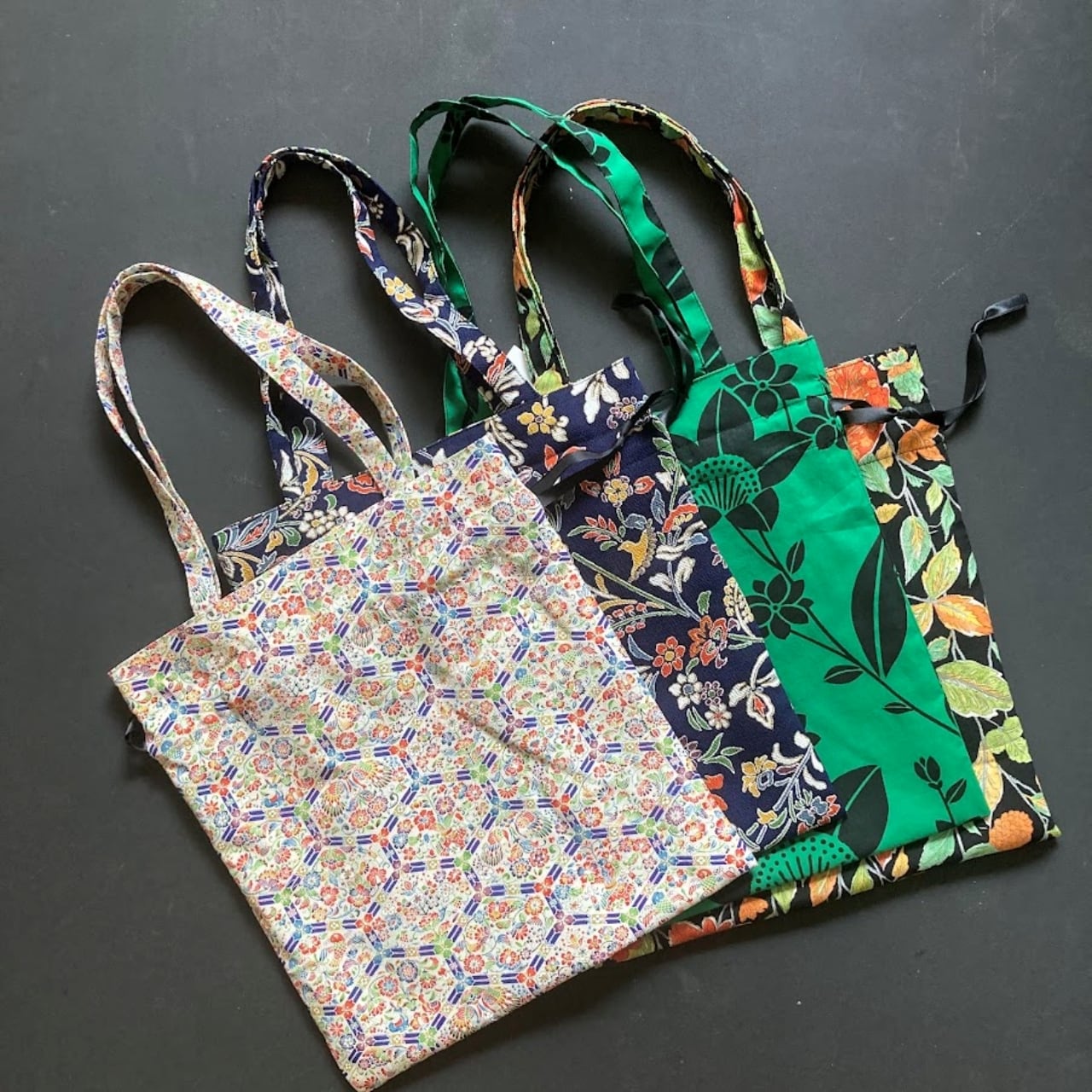 きんちゃくキモノトート BLACK×ORANGE 草花柄 着物リメイク 日月堂