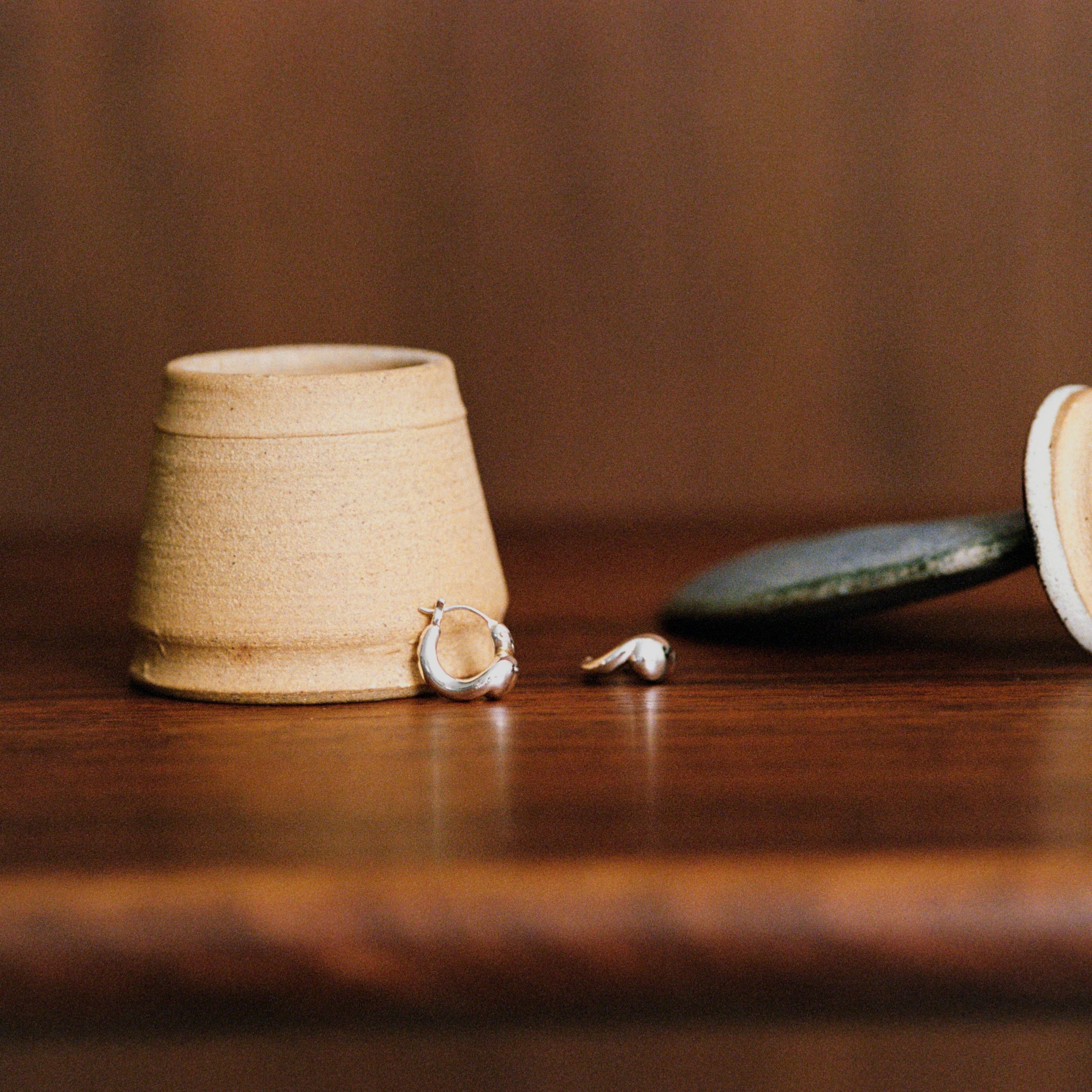 アクセサリー kuu K14イヤリング《ZH10201-WG》 | 京セラジュエリー オンラインストア