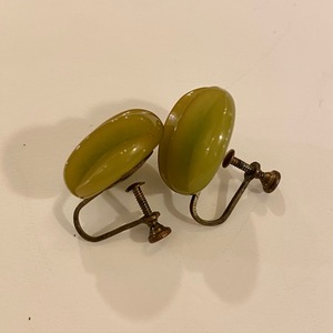 VINTAGE light green bakelite earrings