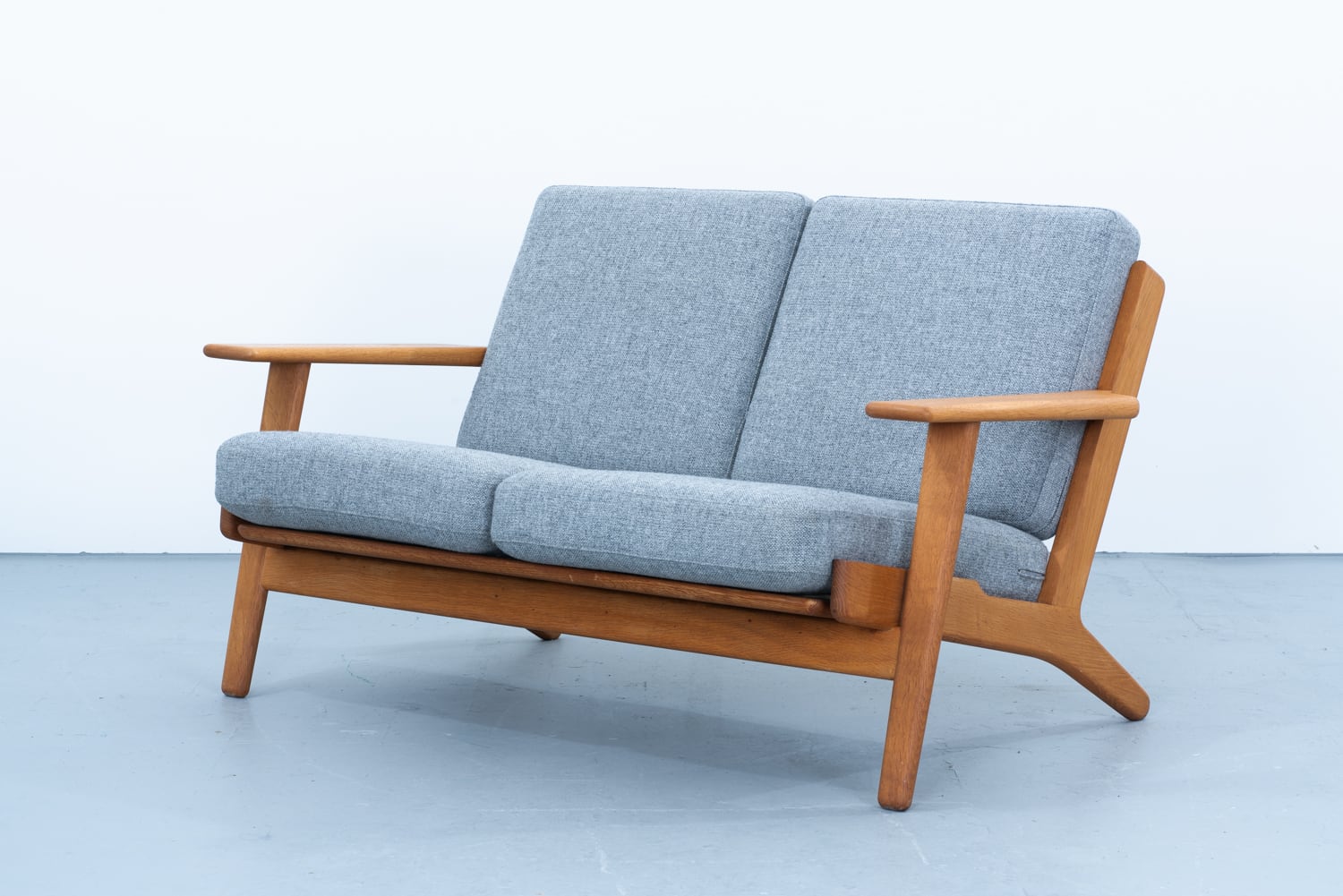 ハンスウェグナー　GE290 2シーター Hans J Wegner | GE290 2seat sofa | kaikki gallery | 北欧