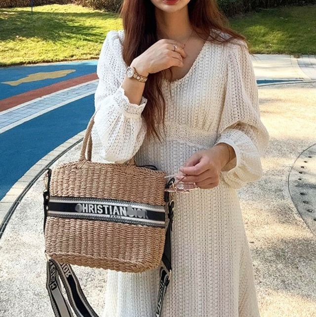 バッグ カバン レディース ショルダー ハンドバッグ 斜めがけ 肩がけ 手持ち 巾着 かごバッグ スクエア かわいい 大人可愛い きれいめ シンプル カジュアル 上品 お洒落 こなれ感 ラブリー キュート ガーリー エレガント 通勤 通学 デート お出かけ パーティー イベント 旅行 海 お買い物 女子会 普段使い コーデ スタイル モテ インスタ映え 夏 キャメル