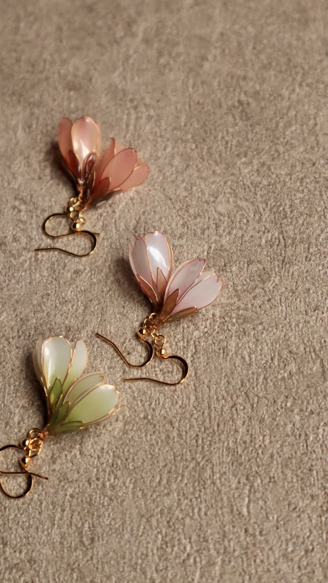【片耳】上品な薄緑の桜ピアス/イヤリング