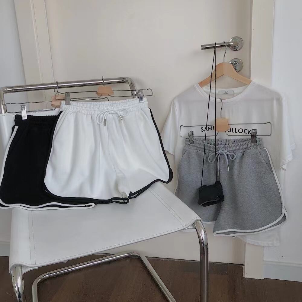 ライン入りスポーティショートパンツ　AJ33167-6125