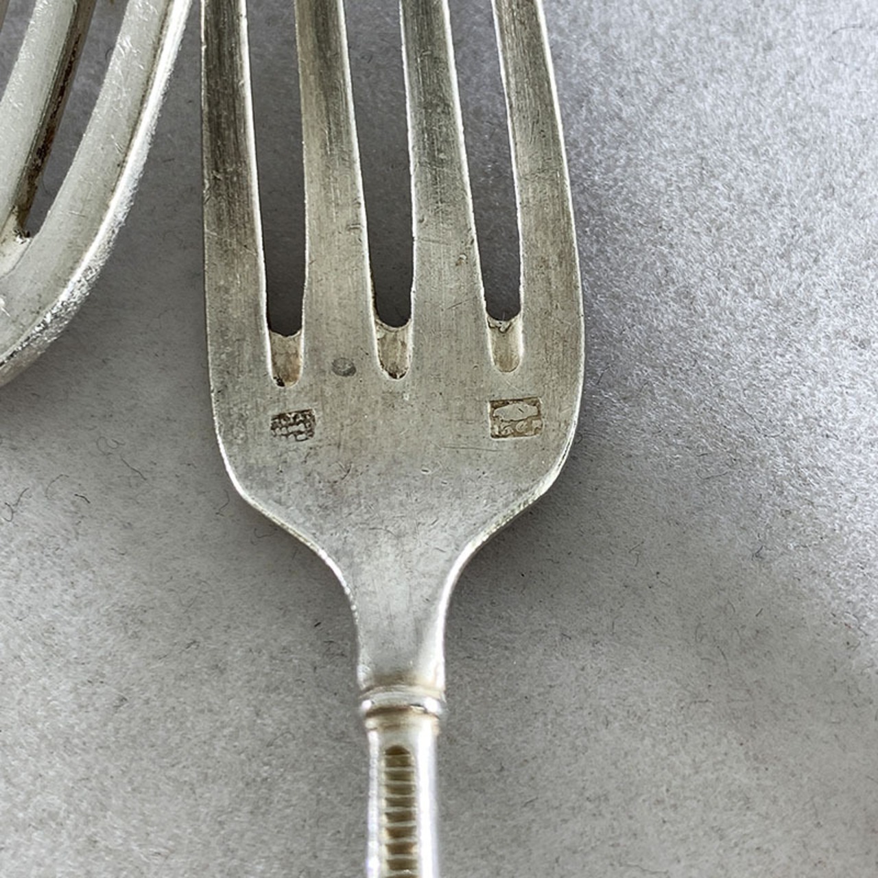 デザートフォーク 持ち手が細く繊細なデザイン 在庫2 12TWck15