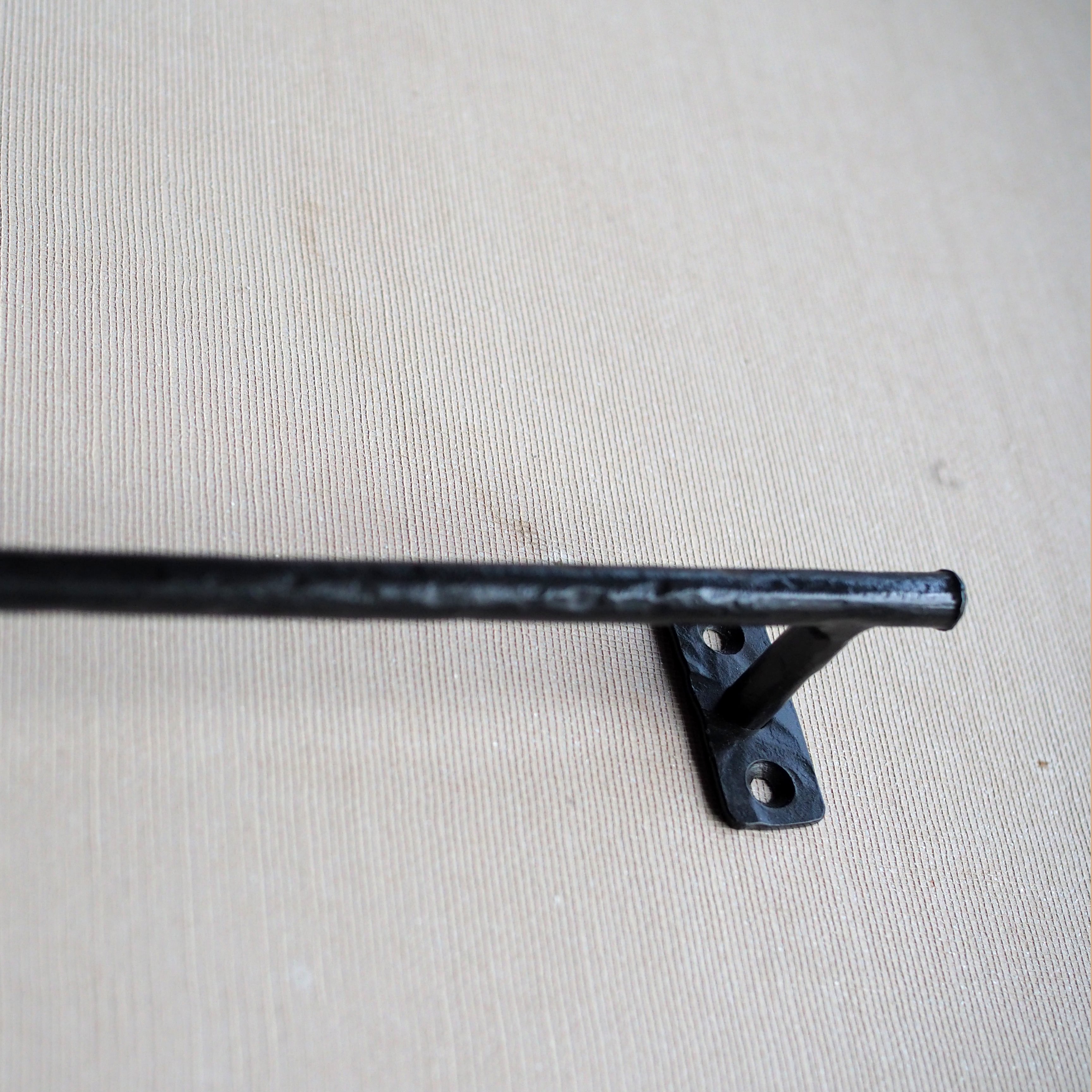 ハンドメイド　アイアン　タオル掛け ロートアイアンのタオルハンガー】ハンドメイドのタオル掛け・アイアン