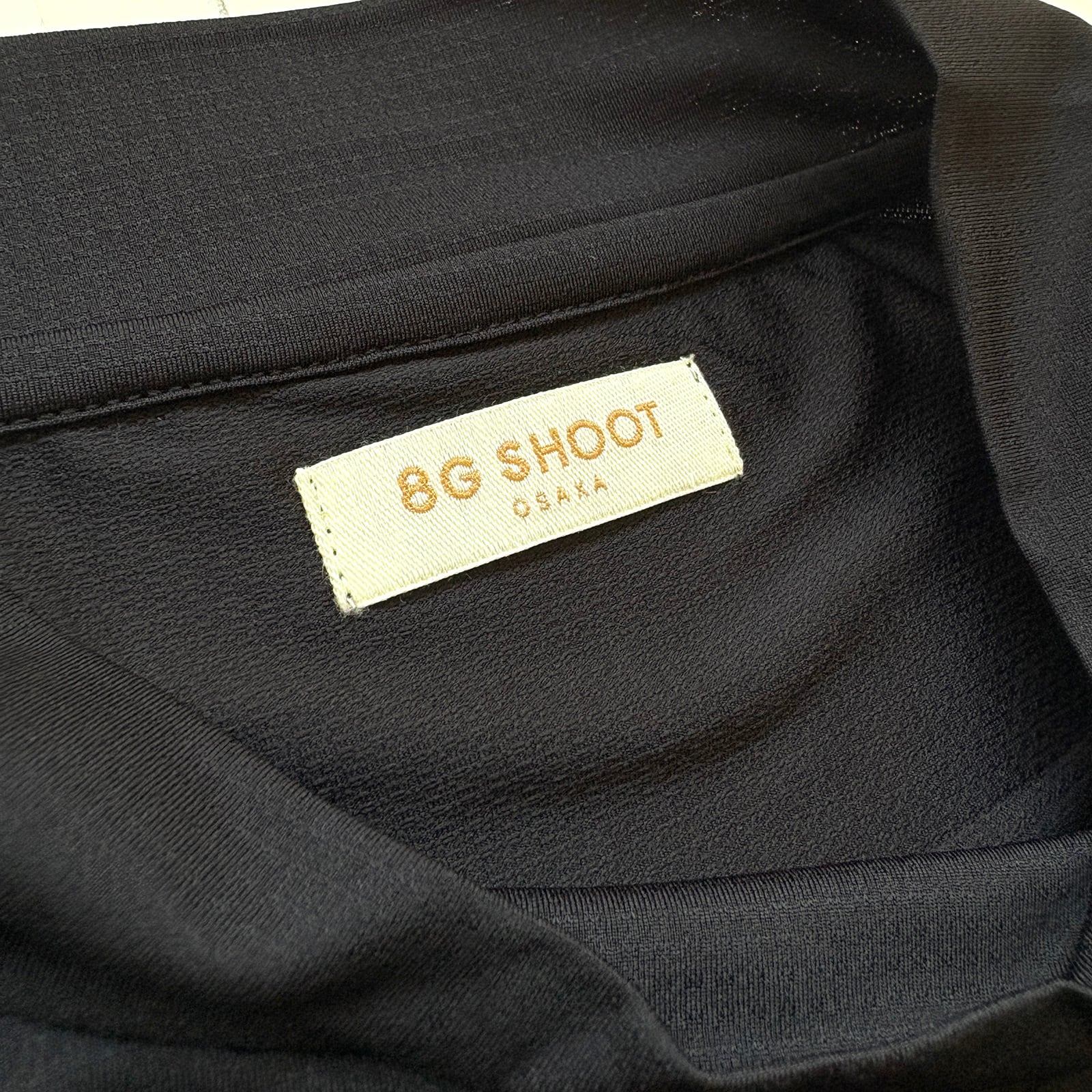 SUPER LIGHT LOGO PRINT MOCK NECK SHIRT -BLACK- | 8G SHOOT WEBSTORE