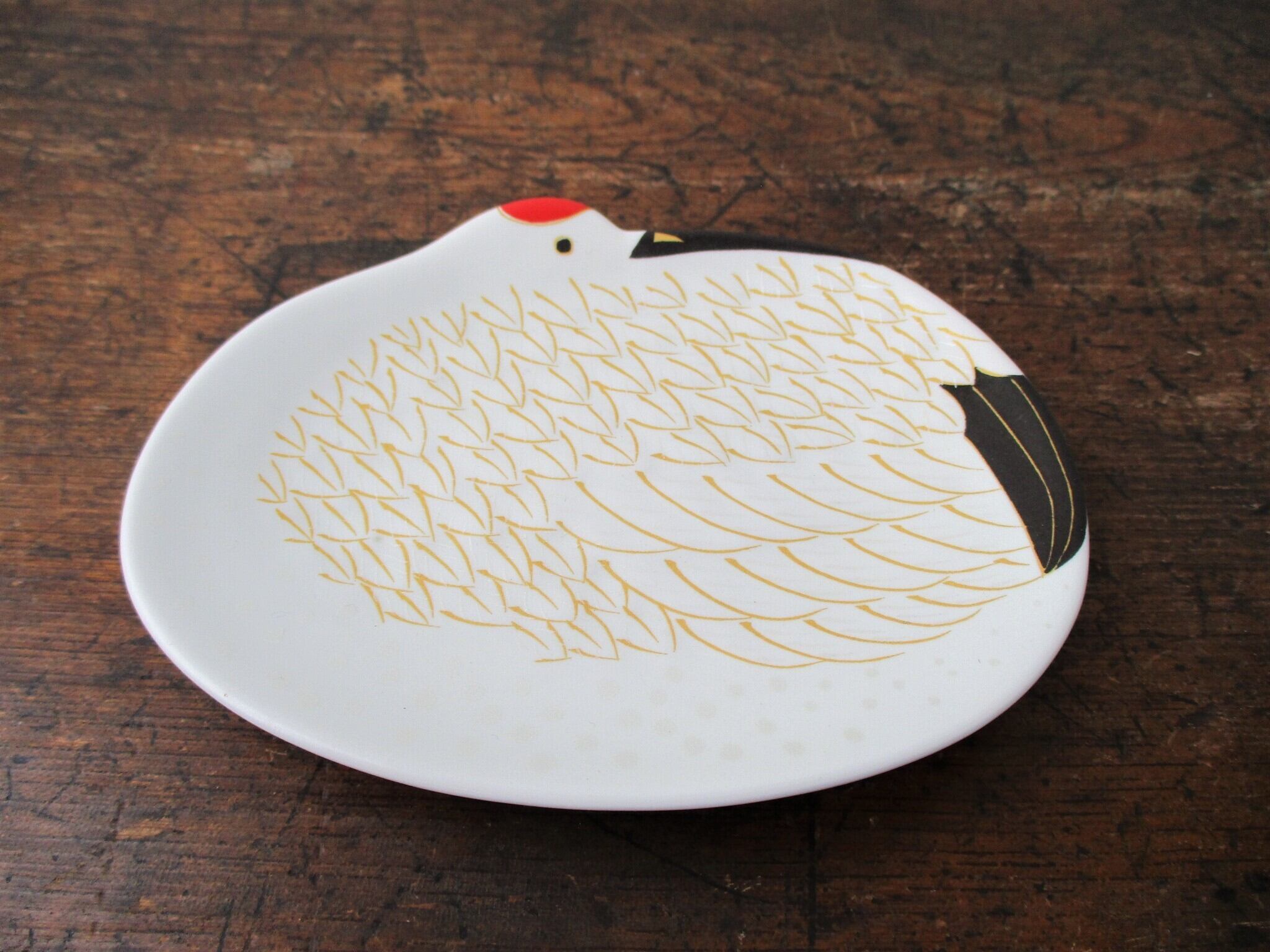 有田焼一蔵窯 三ツ足小皿 変形小皿 錦茶緑金松葉型 銘々皿 13.3cm 幸楽