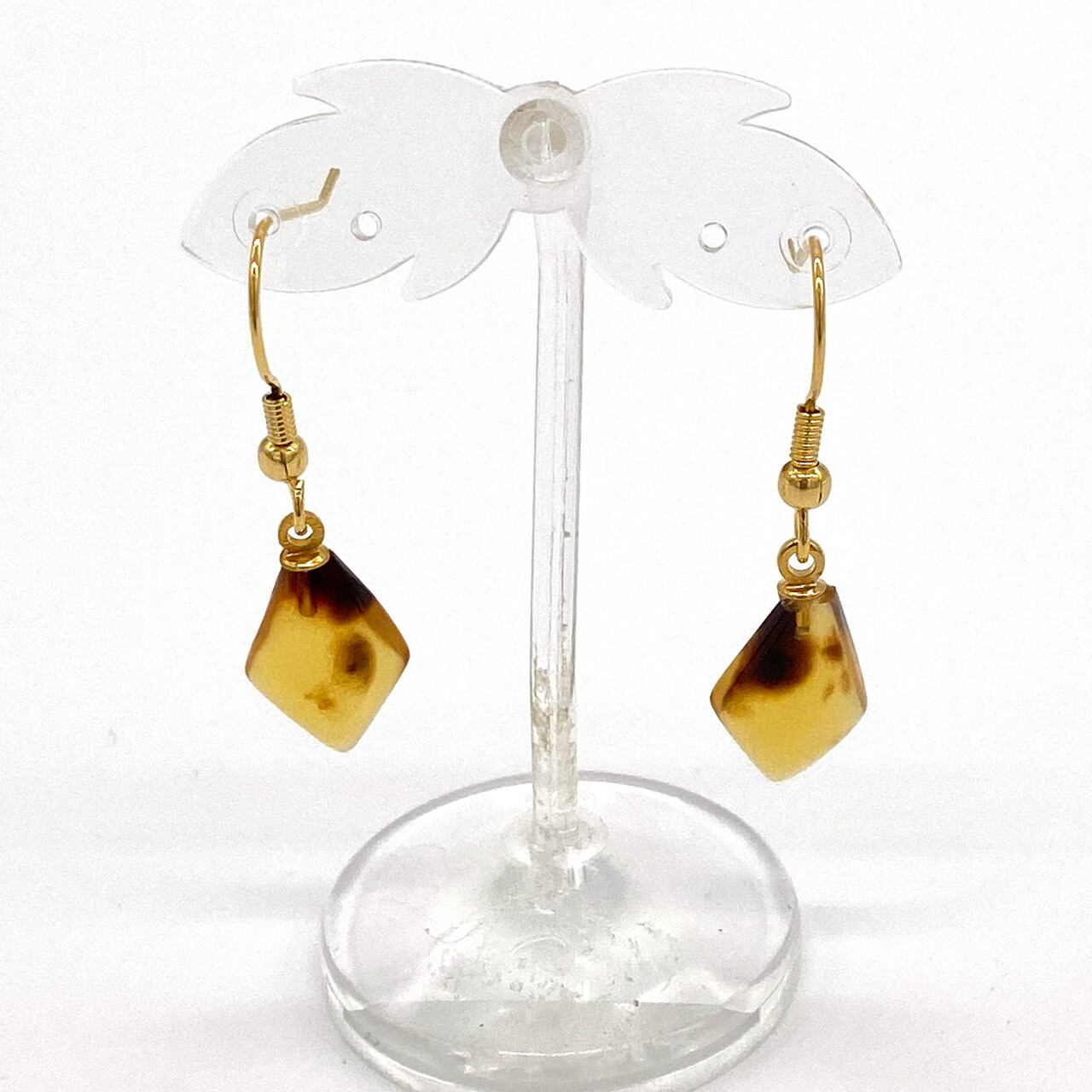 べっ甲ピアス１９