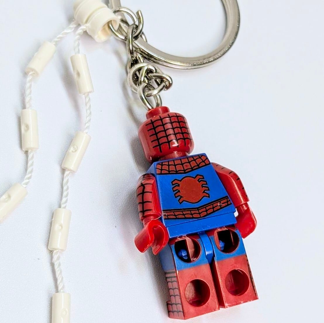 ☆【ブロックフィギュアキーホルダー】スパイダーマン（ Spider-Man） 〚アメリカン雑貨 アメトイ〛