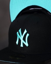 《告知》【gifthat別注】NEW ERA 59FIFTY/5950 ニューヨーク・ヤンキース -The Blue -