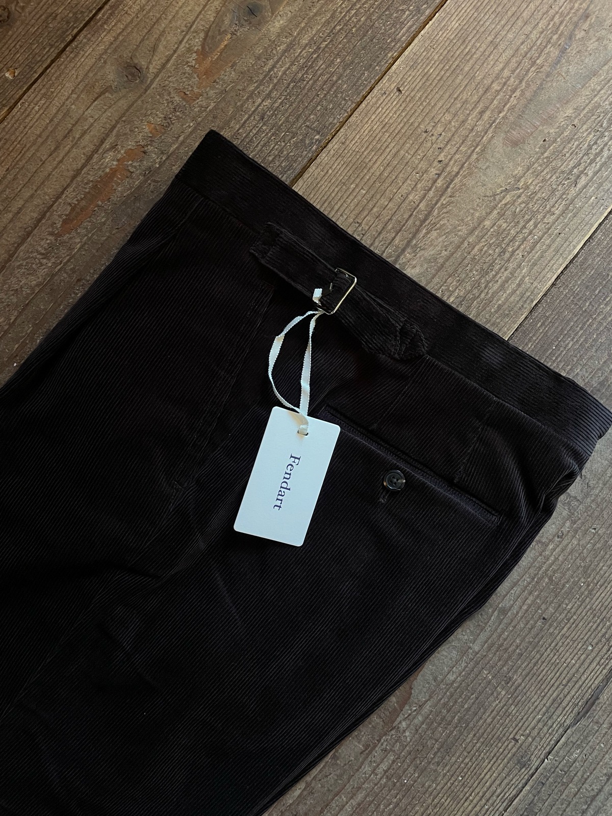 Fendart 1 tuck trousers side adjuster dark brown | TALE COCOON