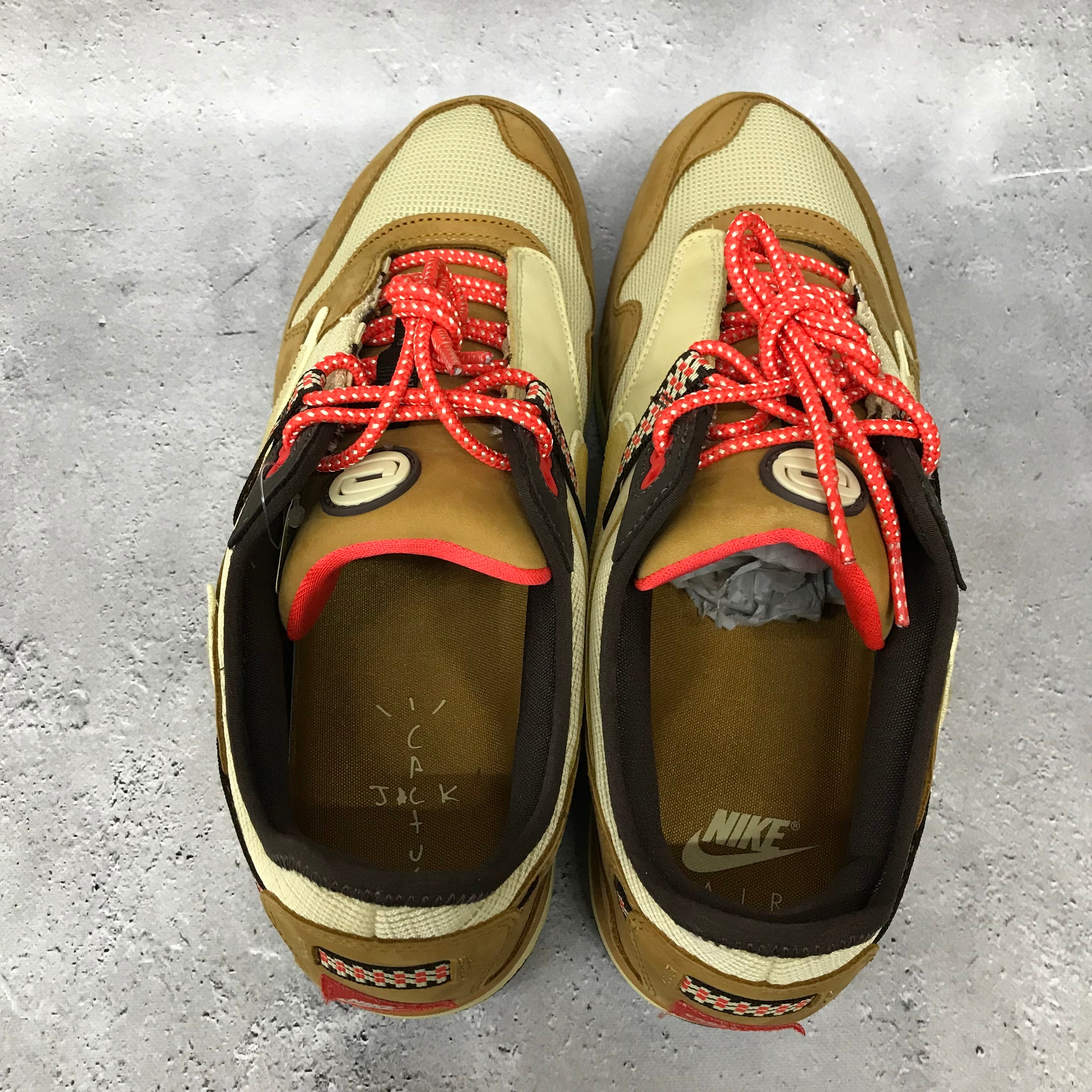 Travis Scott × Nike Air Max 1 Travis Scott × Nike Air Max 1