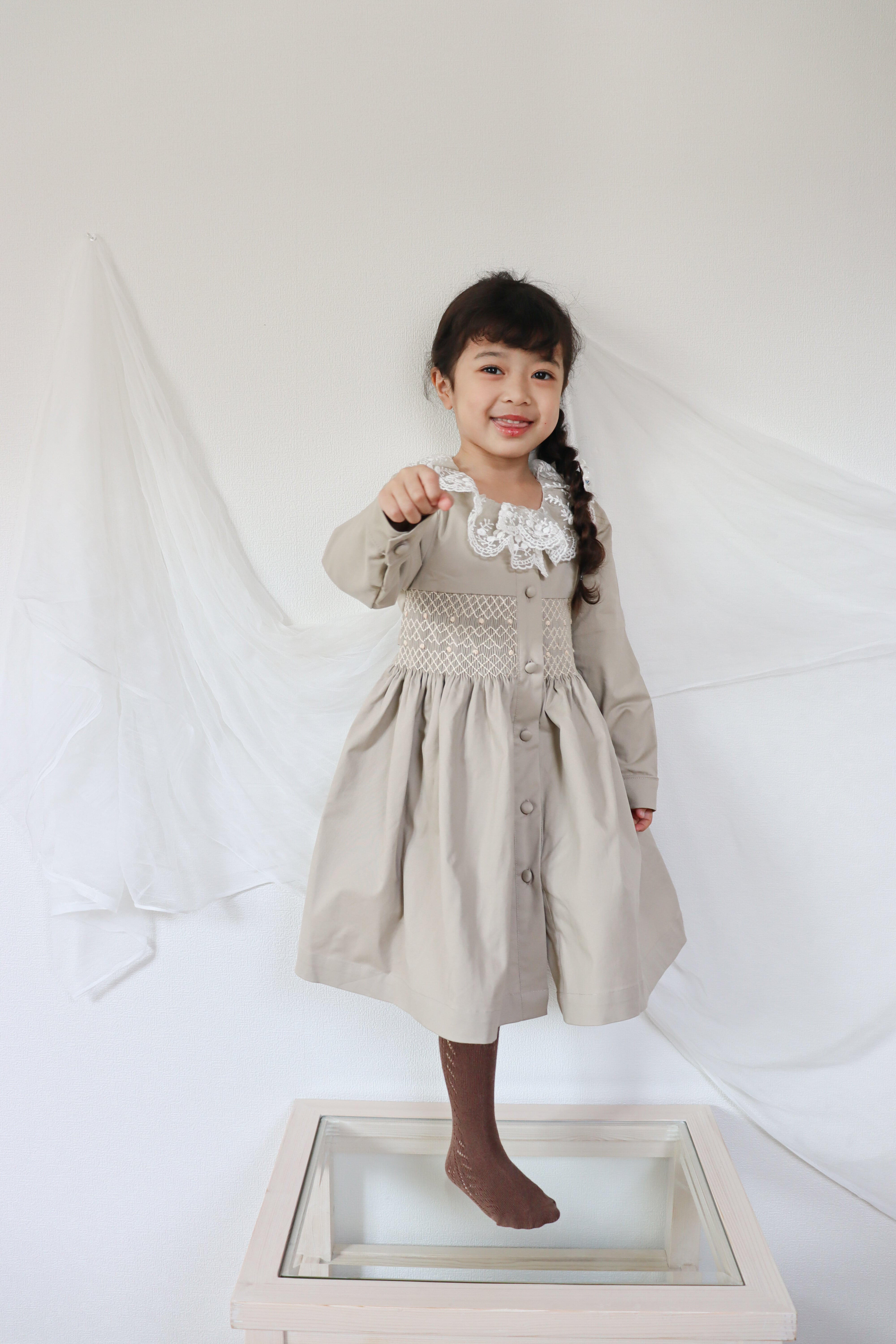 140あり/カーキベージュ スモッキング コート ワンピース | Heart