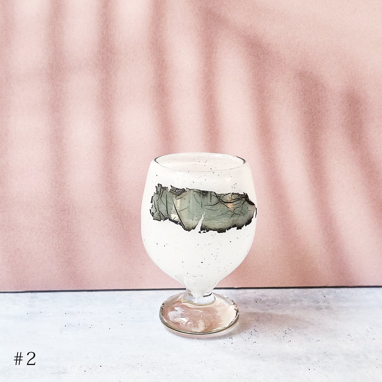 琉球ガラス ミニグラス 銅箔 乳白色 樽型 日本酒グラス 沖縄 【gaju-g