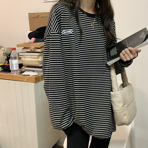 細ボーダー柄 ゆったり 長袖 Tシャツ トップス　カットソー ボーダー柄 総柄 ロンT シンプル ベーシック ゆったり カジュアル