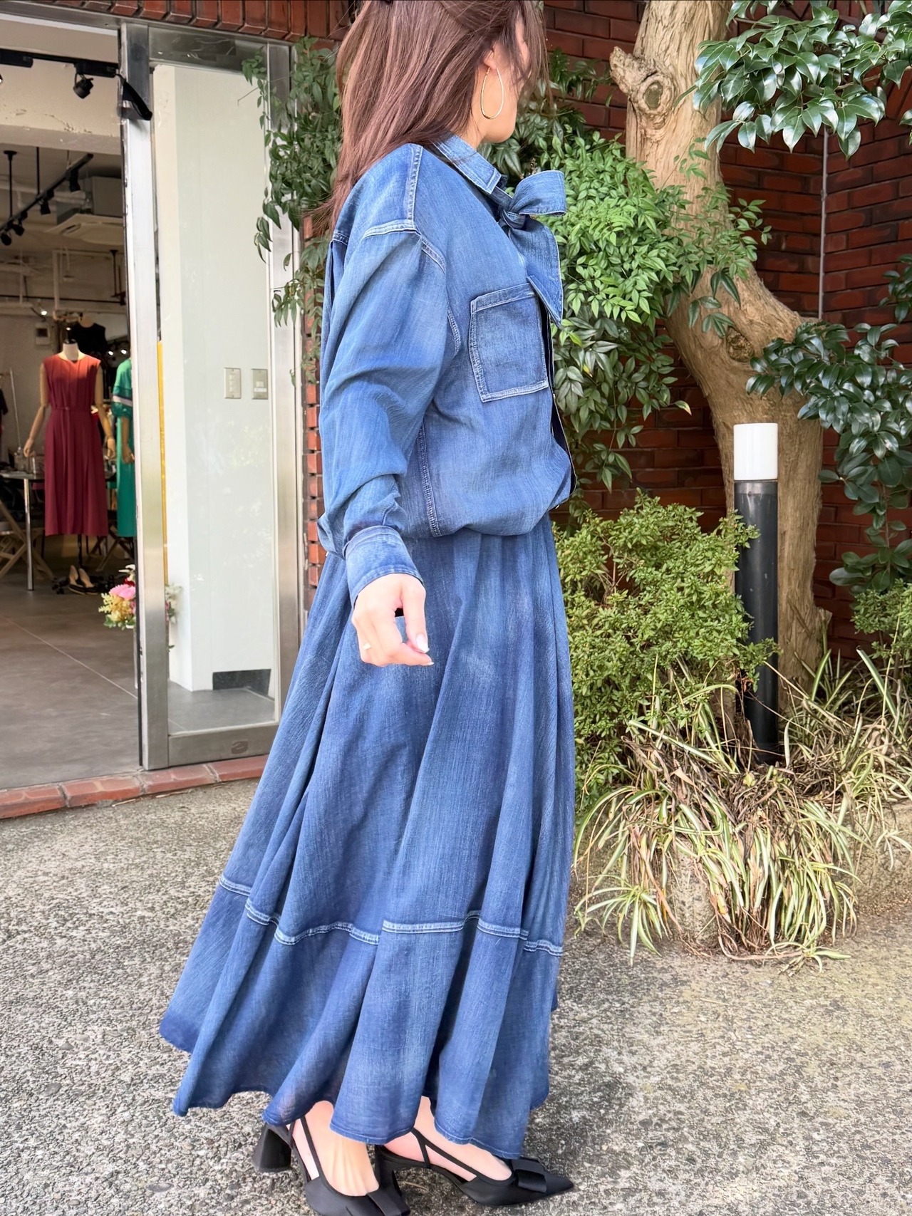 ドスディオサス  dosdiosas シアーデニム染ボウタイブラウス