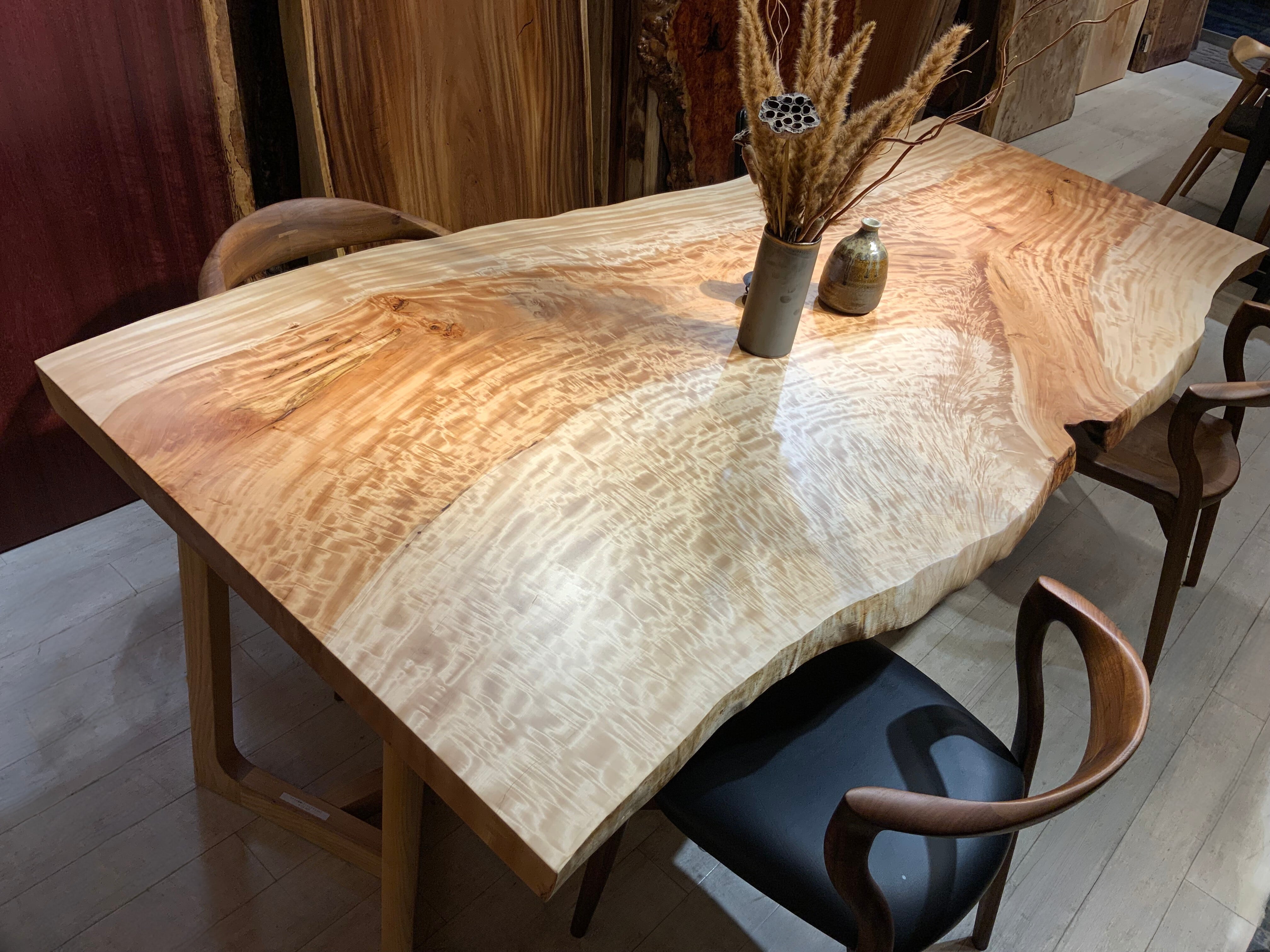 縮杢】栃（トチ）_2300×860-1050×57_浅草本店_テーブル天板/一枚板