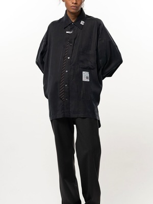 【26AW】Maison MIHARA YASUHIRO ミハラヤスヒロ / シャツ / Attached Tie Long Sleeve Satin Shirt