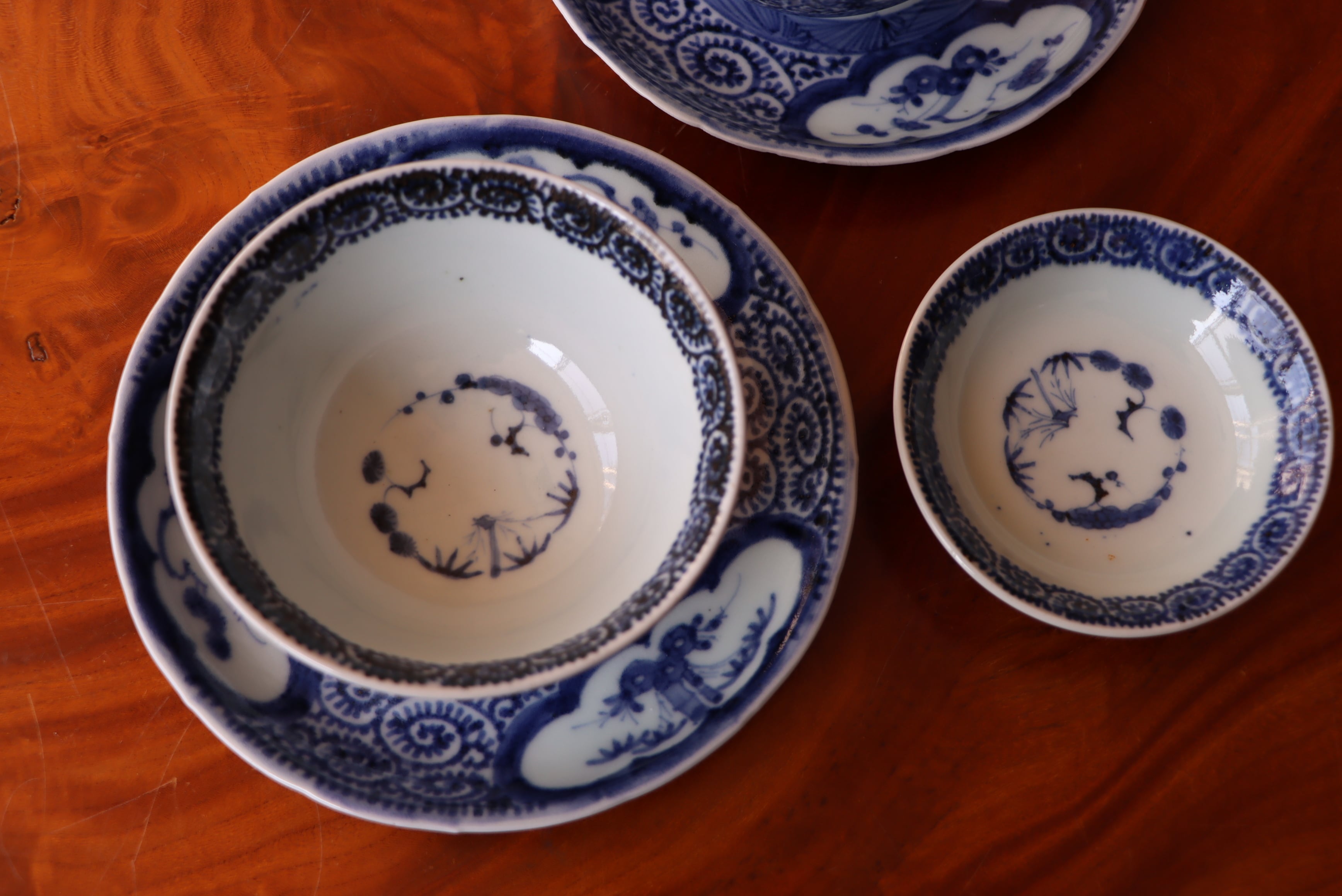 古伊万里 染付 蛸唐草文 蓋茶碗 | (有)新原美術 古伊万里 染付 蛸唐草文 蓋茶碗 | (有)新原美術