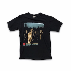 BON JOVI  “2005-2006North America tour” T-SHIRT  ©️2005