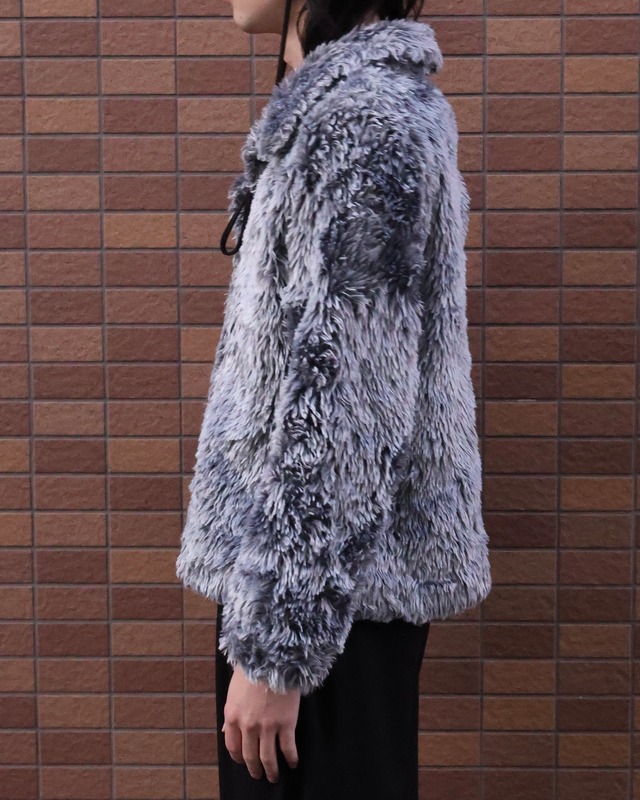 Clip button fur blouson