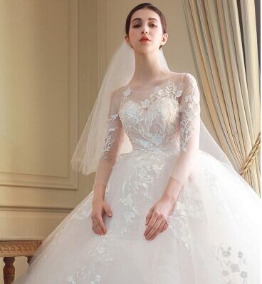 高品質！ ウエディングドレス ホワイト ロングトレーン 繊細レース  