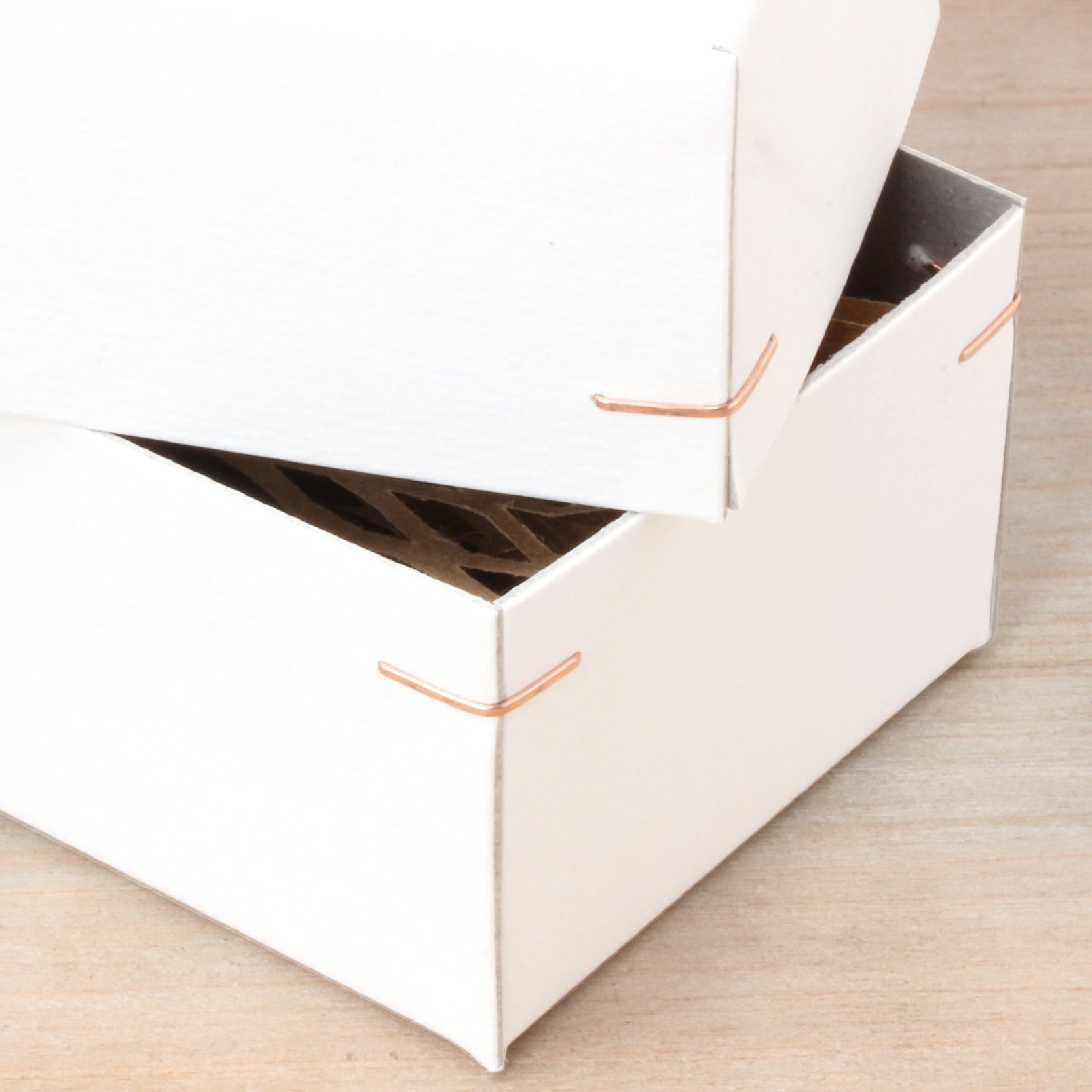 ギフトボックス SS 角留め箱 深口 緩衝材入 58×58×37mm 1個 日本製