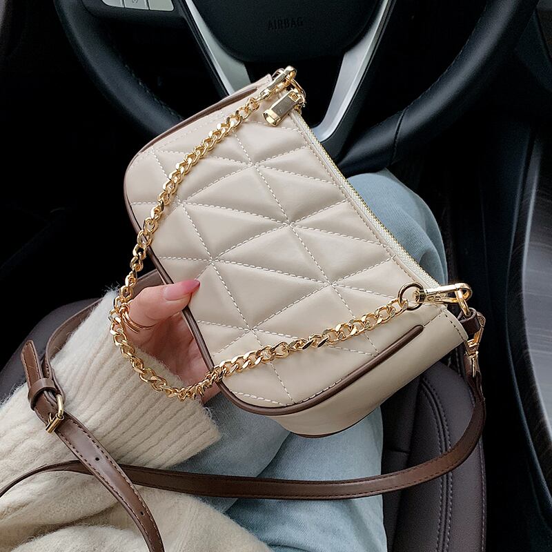 レッドオータムウィンター 刺繍 秋物 冬物 スクウェア メッセンジャーバッグ 手作りハンドバック37442686665