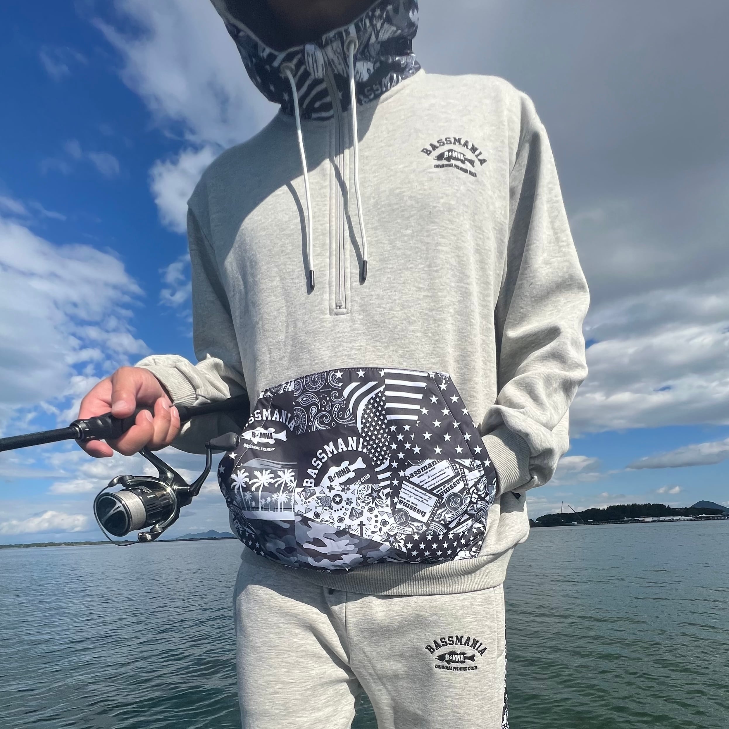 美品　bassmania バスマニア　ハーフジップパーカー ジップパーカー | bassmania.jp