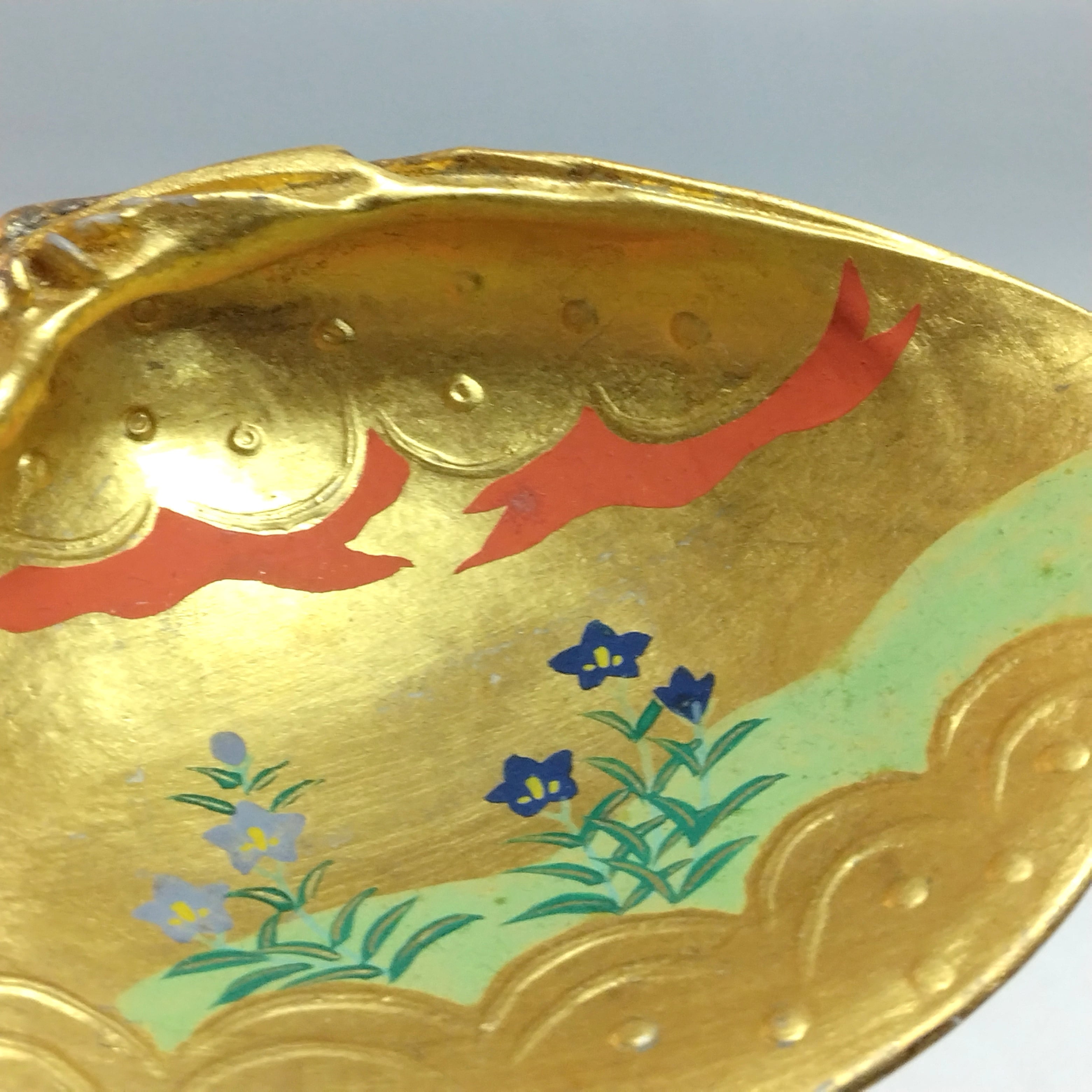 骨董 金箔工芸「貝合わせの香合」松鶴蒔絵 おぼつかない