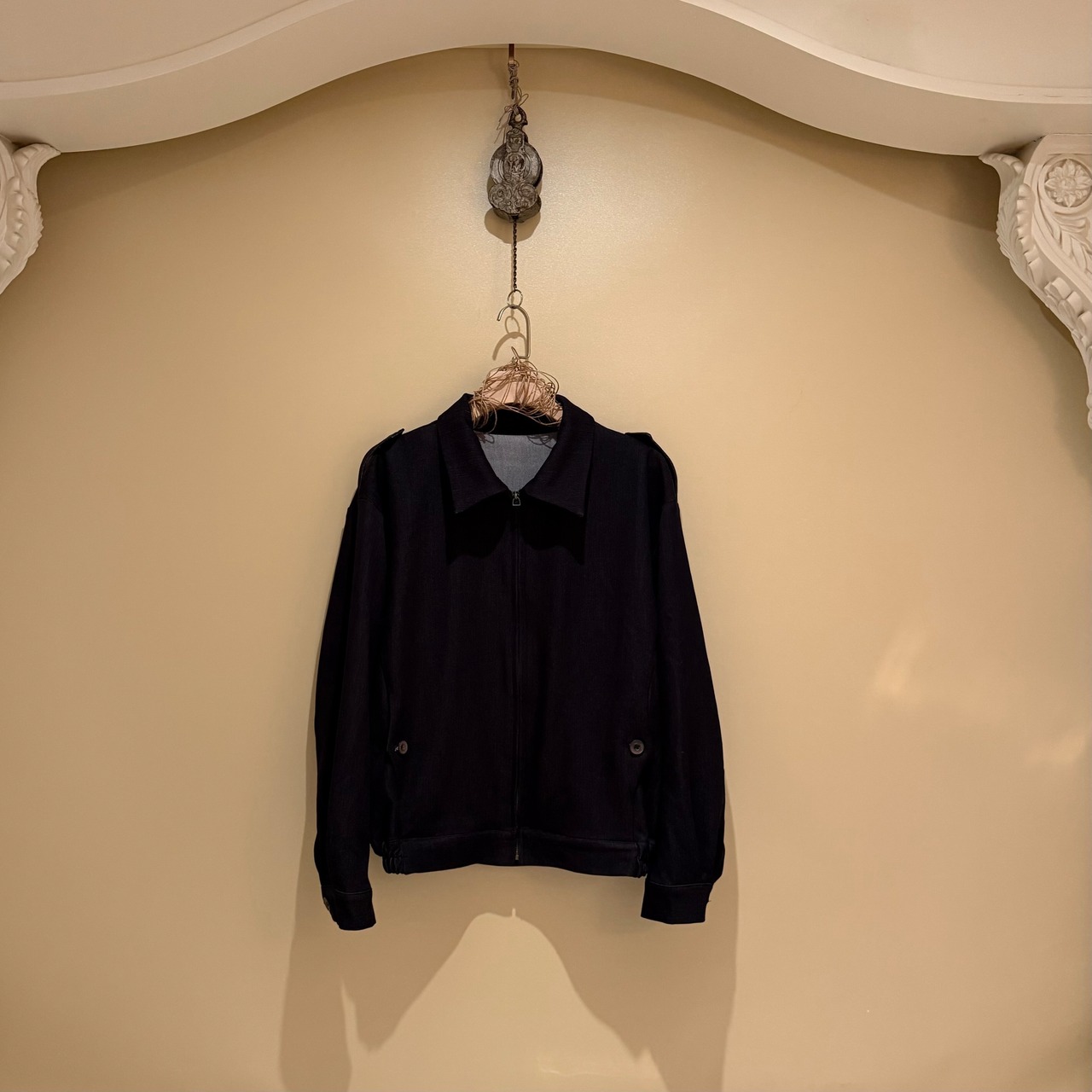 Conchoboe Hollow Shoulder Navy Jacket
