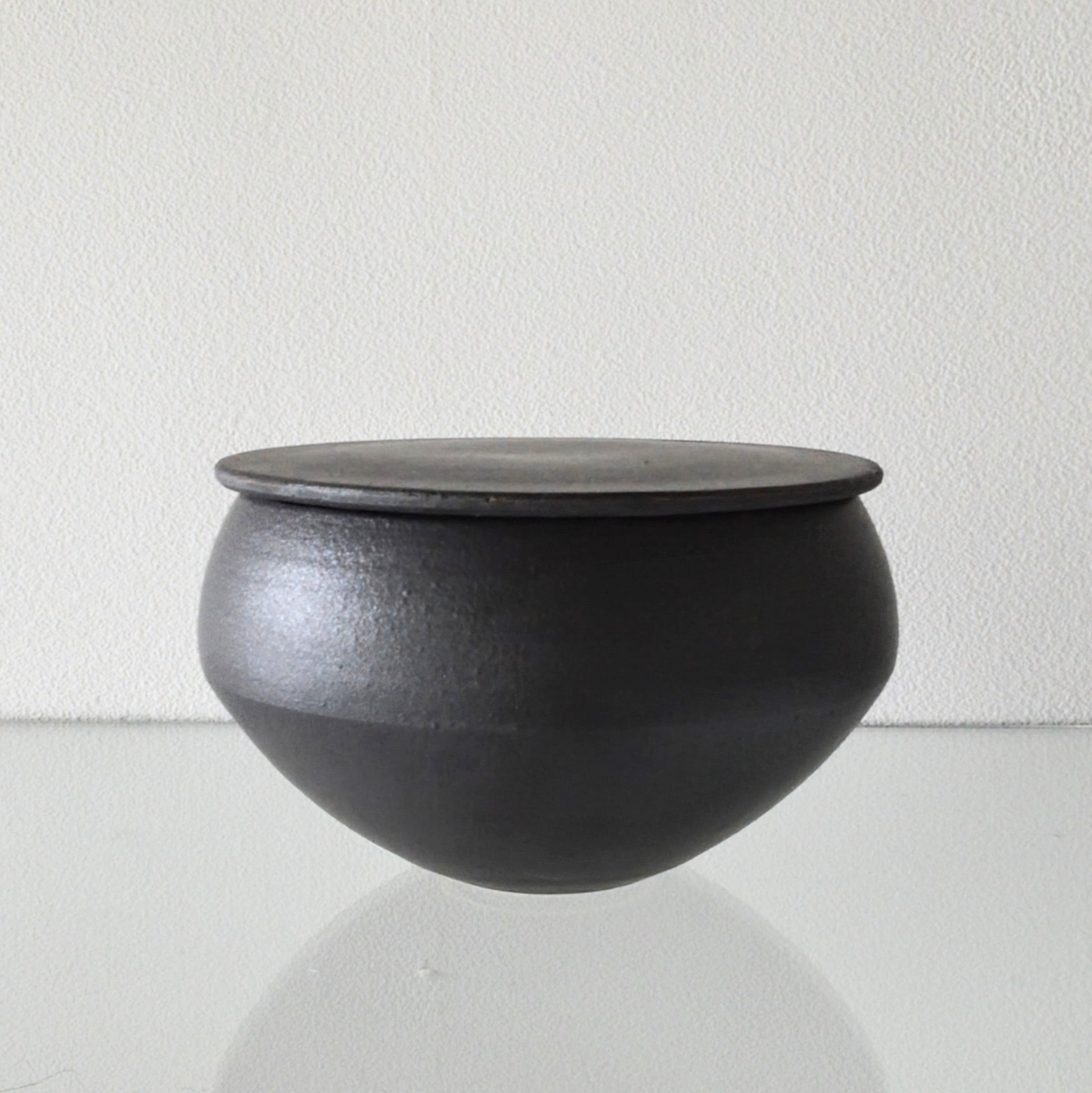 【LIMITED】小野俊 / 黒鉄釉 蓋物(手なり)L
