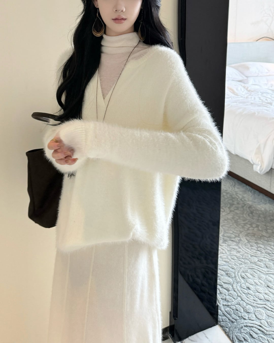 ふんわりタッチVネックニットトップス l5390