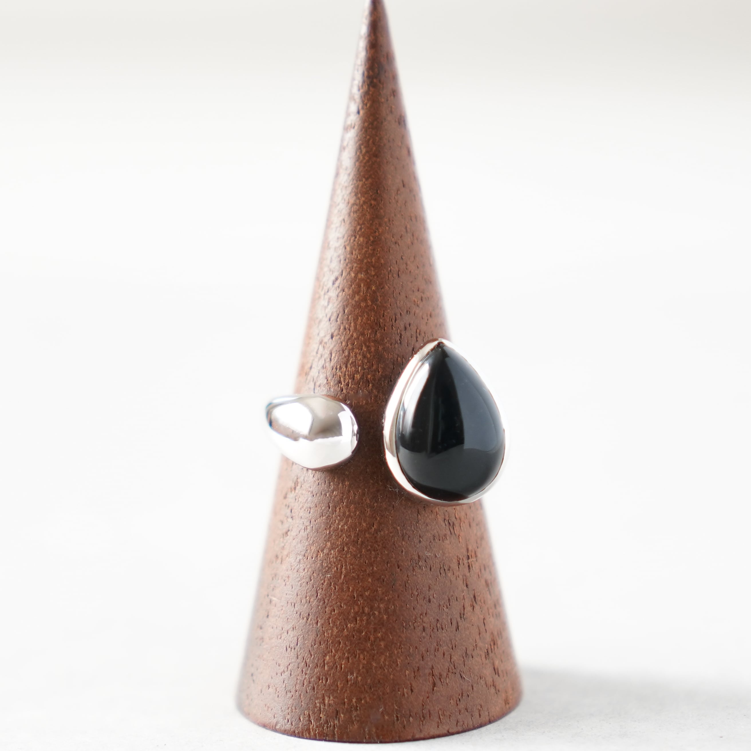 ブラックオニキスのペアシェイプフォークリング シルバー《送料無料》天然石