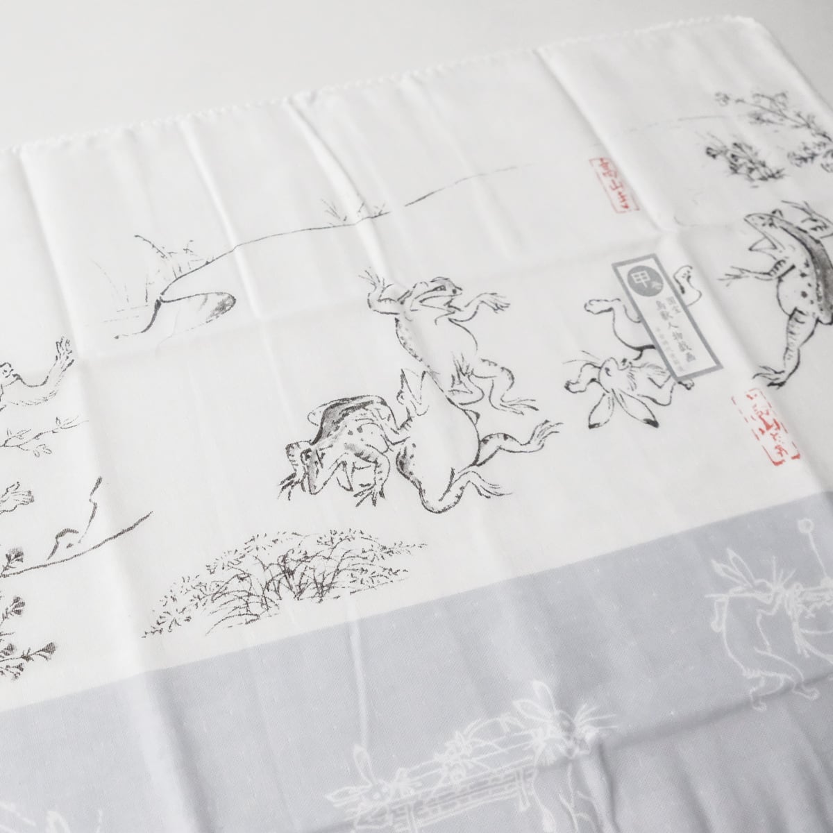 鳥獣戯画 ガーゼ手拭い グレー | hmm, by 東京都美術館ミュージアム