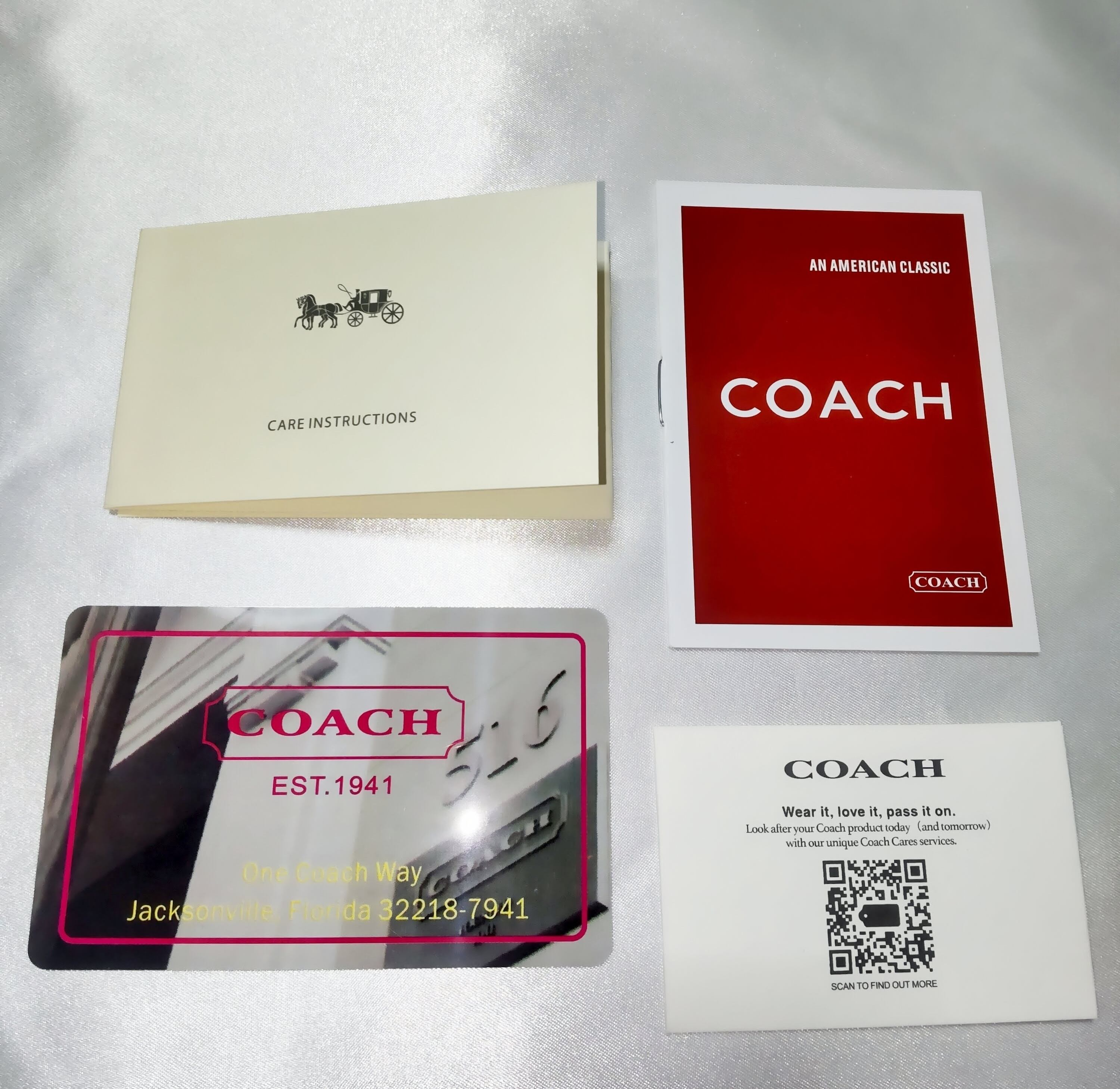 【新品】【特価！】COACH エンボスシグニチャー 二つ折り財布 カードホルダー COACH 並行輸入 コーチ 2つ折り財布 シグネチャー ジャカード CU987