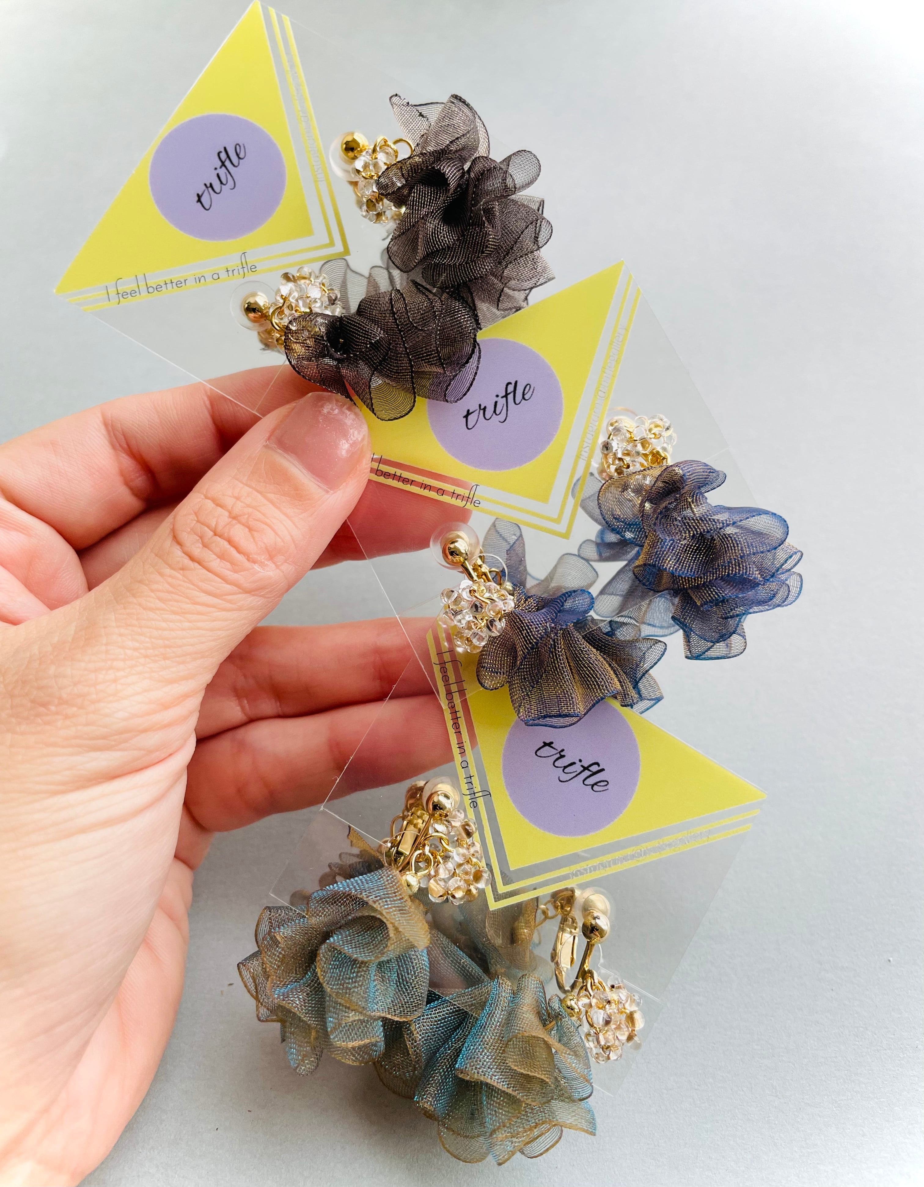 earring / frill dress ribbon