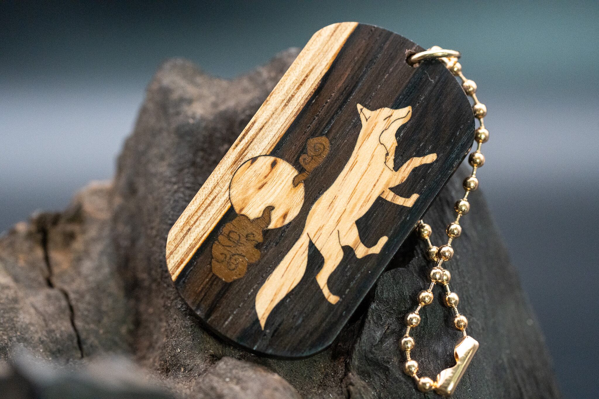 ※【音楽業界屈指の銘木】 ハカランダ ツートン ドッグタグ 象嵌 十五夜きつね