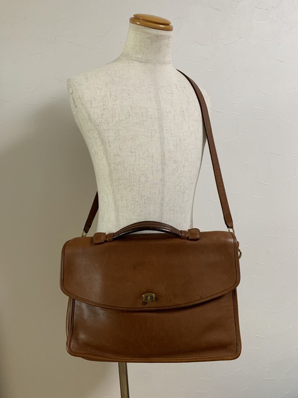 Leather Big Shoulder Bag "COACH"